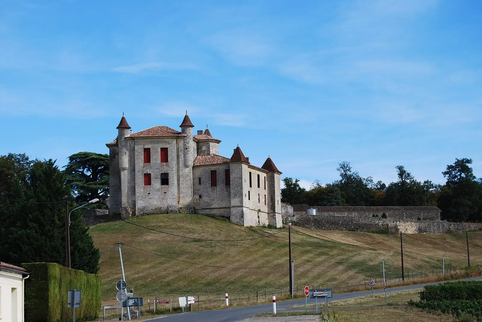 Le château de Monbadon à Puisseguin, inscrit aux monuments historiques