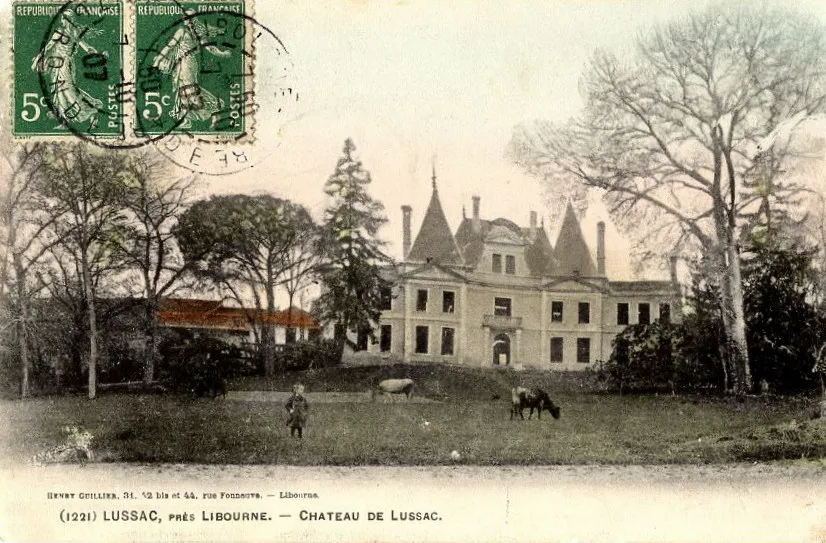 Le château de Lussac, vu sur une photographie ancienne
